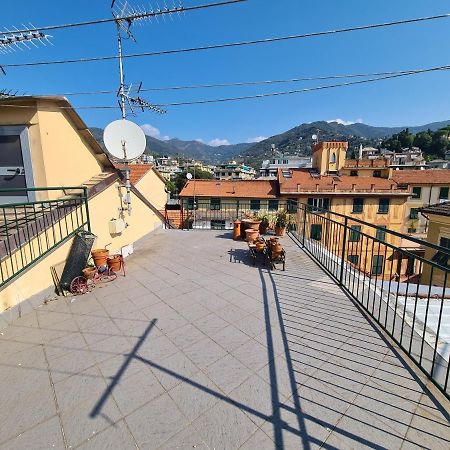 Una Finestra su Rapallo Esterno foto