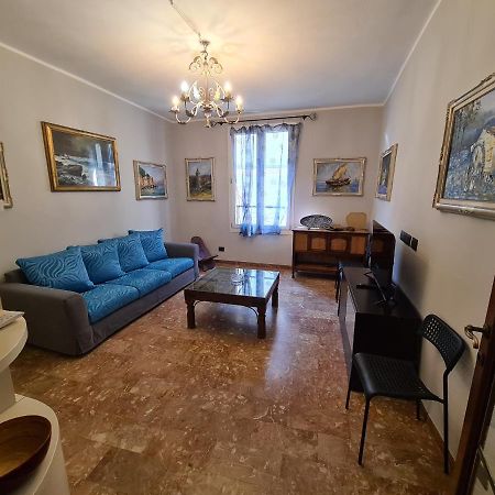 Una Finestra su Rapallo Esterno foto