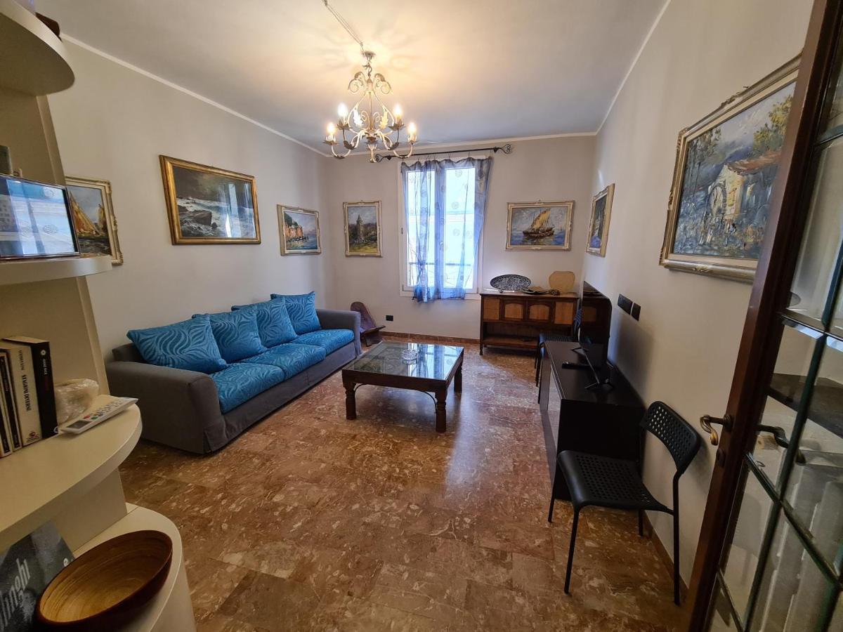 Una Finestra su Rapallo Esterno foto