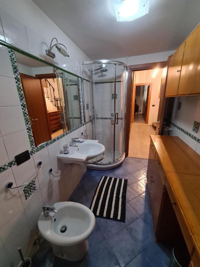 Una Finestra su Rapallo Esterno foto